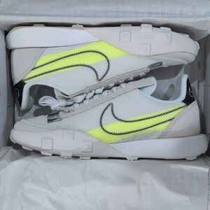 Nike Waffle Racer 2X Summit White  Women Size 7.5 Brand New